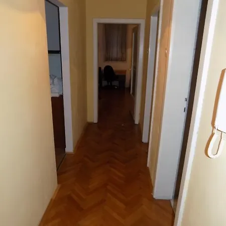Flat - Nazorjev Trg Apartment